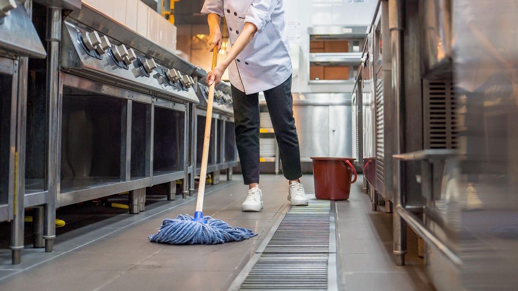 Commercial Kitchen Cleaning 1